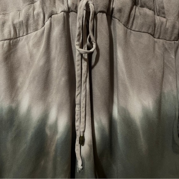 RIVER+SKY SIZE S romper w/pockets, 3/4 length bell sleeves, elastic waist w/tie - Picture 8 of 10